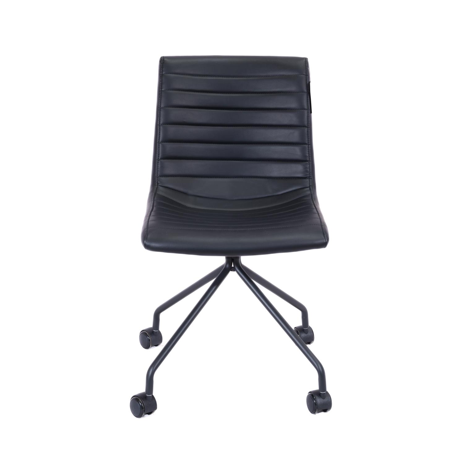 Veer Chair with 4 Star Base Black PU/Black Veer Chair with 4 Star Base Black PU/Black